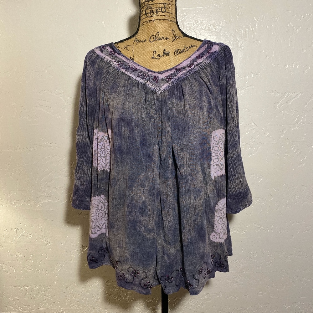 Shoreline V-neck, long sleeve blouse, free size
